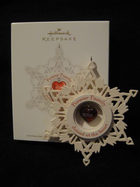 Hallmark 2012 Forever Family Christmas Tree Ornament