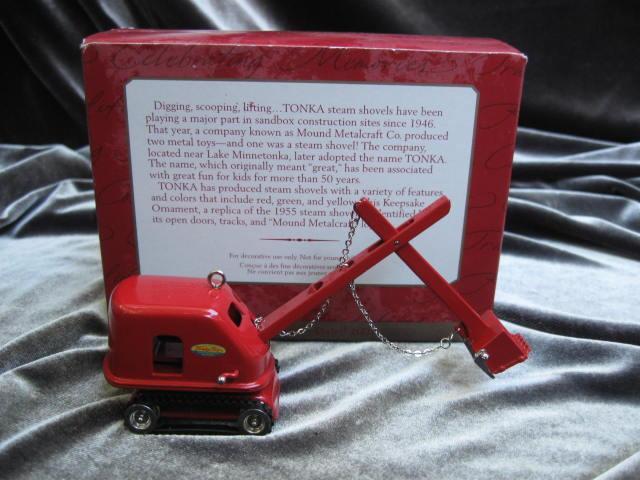 Tonka 1955 Steam Shovel Hallmark 2001 Christmas Tree Ornament