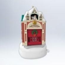 Hallmark 2012 Kringleville Fire Station 3rd In Series With Magic Movement Christmas Tree Ornament