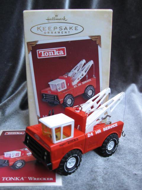 Hallmark 2005 Mighty Tonka Wrecker Christmas Tree Ornament