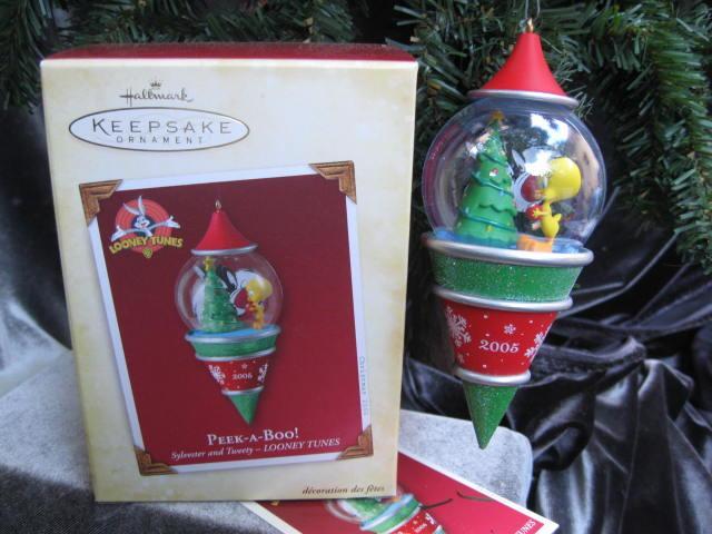 Hallmark 2005 Peek A Boo Sylvester & Tweety Looney Tunes Christmas Tree Ornament