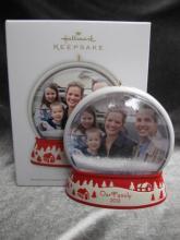 Hallmark 2012 Our Family Snowglobe Photo Holder Christmas Tree Ornament