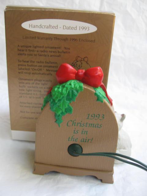 Hallmark 1993 Radio News Flash With Cat Magic Light & Sound Christmas Tree Ornament