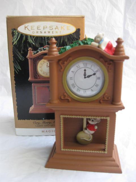 Hallmark 1994 Merry Christmas Minutes Mouse & Grandfather Clock Magic Light & Movement Christmas Tree Ornament
