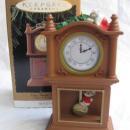 Hallmark 1994 Merry Christmas Minutes Mouse & Grandfather Clock Magic Light & Movement Christmas Tree Ornament