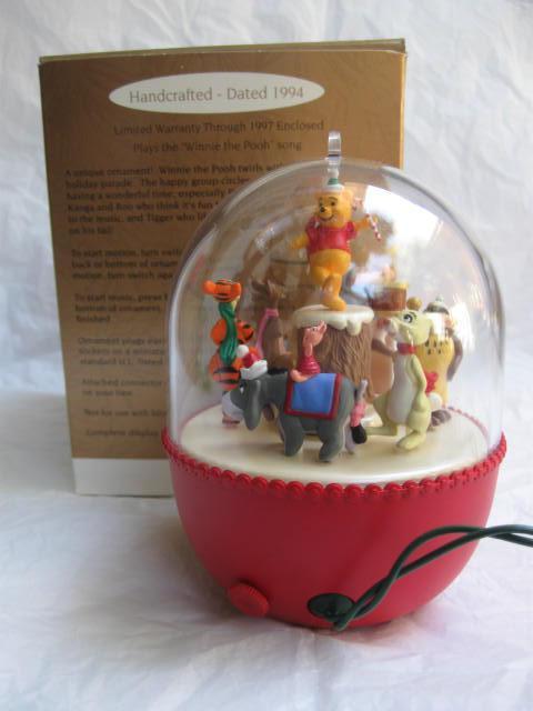 Hallmark 1994 Winnie The Pooh Parade Magic Motion & Music Christmas Tree Ornament