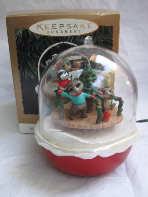 Hallmark 1994 Forest Frolics #6 In Series Magic Light & Motion Christmas Tree Ornament