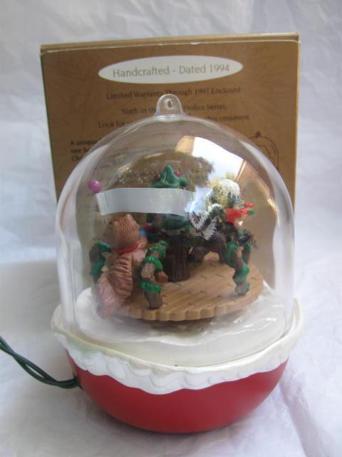 Hallmark 1994 Forest Frolics #6 In Series Magic Light & Motion Christmas Tree Ornament