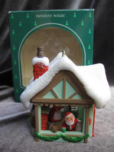 Hallmark 1985 Mr. & Mrs. Santa Magic Light Christmas Tree Ornament