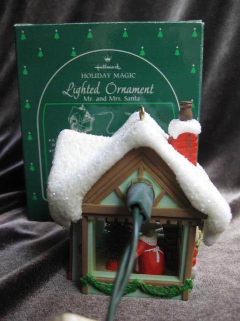 Hallmark 1985 Mr. & Mrs. Santa Magic Light Christmas Tree Ornament