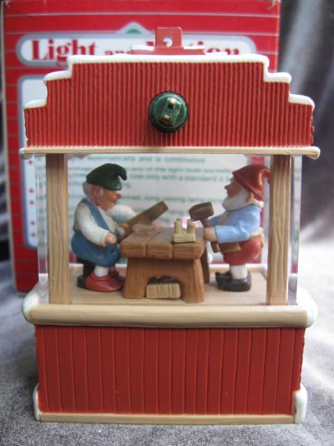 Hallmark 1987 Kringle's Toy Shop Magic Light & Motion Christmas Tree Ornament
