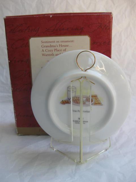 Hallmark 2000 Grandma's House Collector's Plate Mice Christmas Tree Ornament