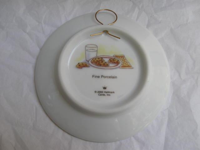 Hallmark 2000 Grandma's House Collector's Plate Mice Christmas Tree Ornament