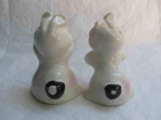 Vintage Bunny Hug Anthropomorphic Rabbit Van Tellingen Salt & Pepper Shakers