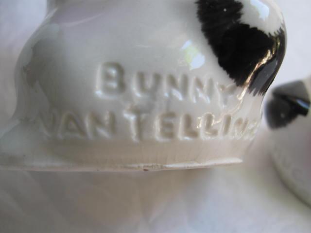 Vintage Bunny Hug Anthropomorphic Rabbit Van Tellingen Salt & Pepper Shakers