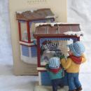 Hallmark 2007 Christmas Window Club Exclusive Christmas Tree Ornament 5th In Series