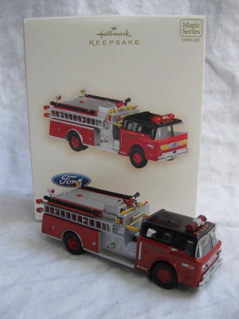 Hallmark 2007 1988 Ford C8000 5th In Fire Brigade Series Fire Engine Christmas Tree Ornament