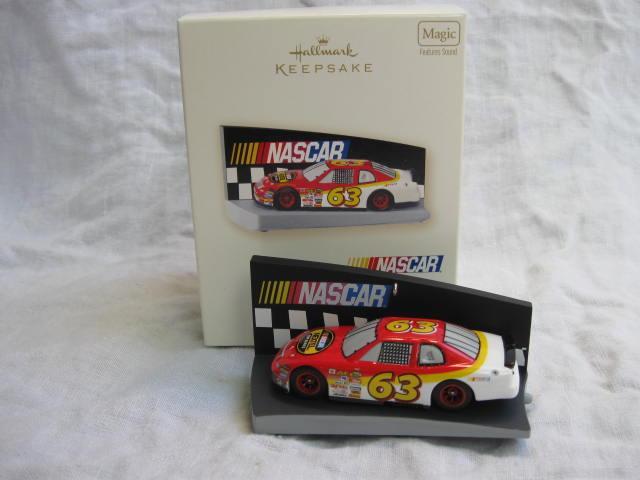Hallmark 2007 The Race Is On Nascar Magic Sound Christmas Tree Ornament