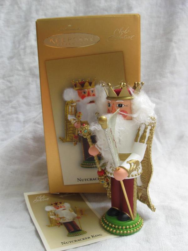 Hallmark 2004 Nutcracker King Club Exclusive Christmas Tree Ornament