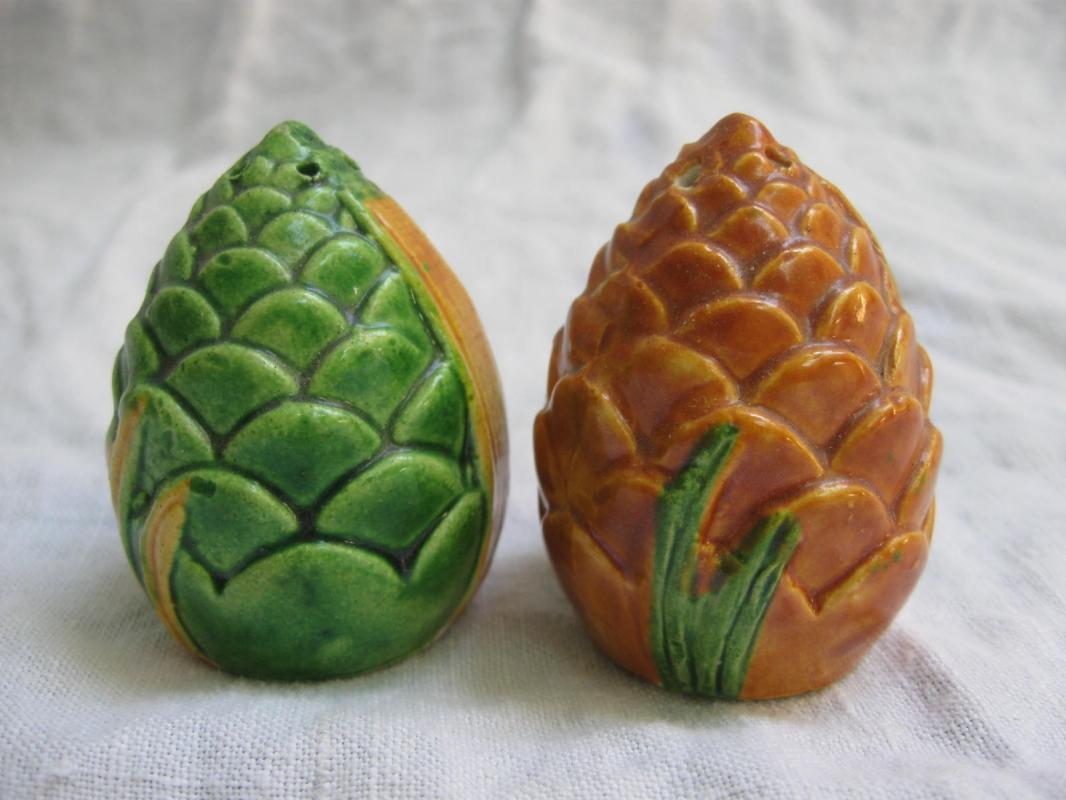 Vintage Souvenir Artichoke Salt & Pepper Shakers