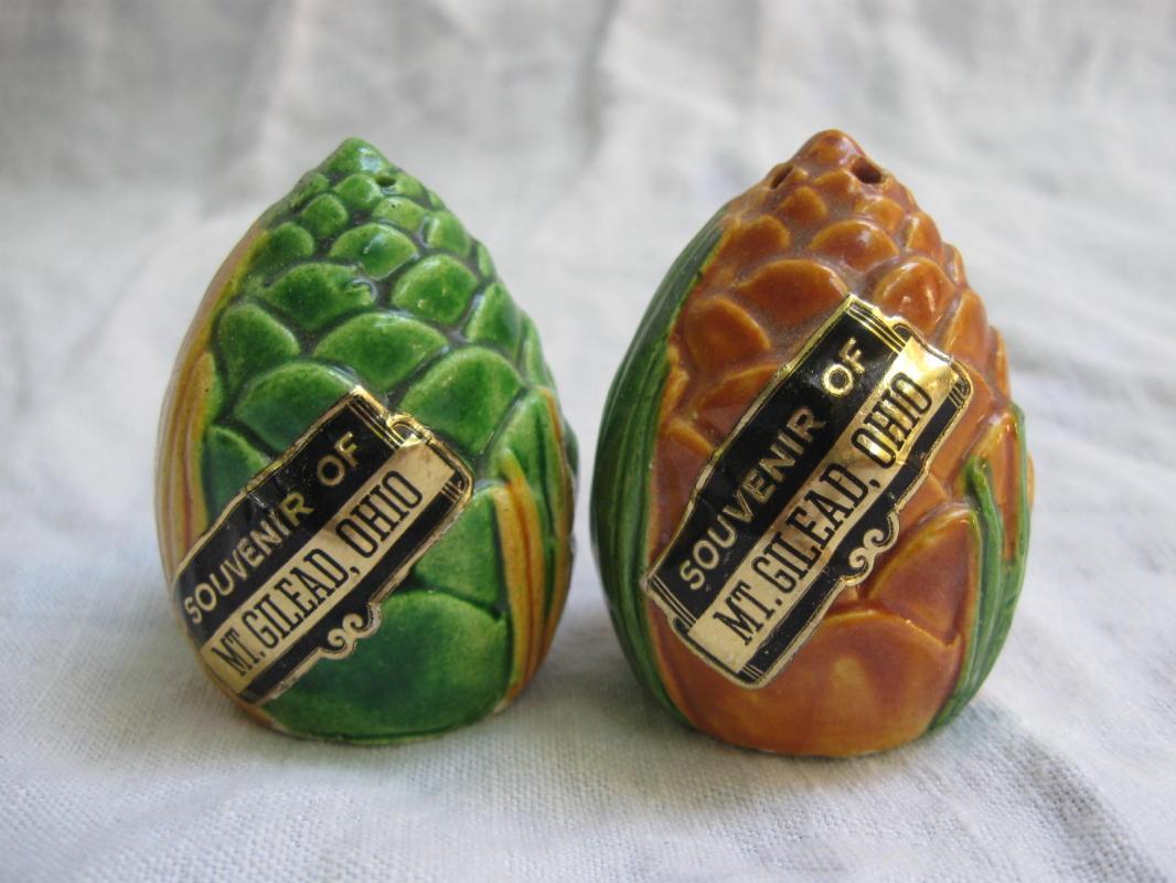 Vintage Souvenir Artichoke Salt & Pepper Shakers