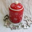 Hallmark 2011 Snowmen Winter Or Christmas Cookie Jar + Cookie Cutters Bonus
