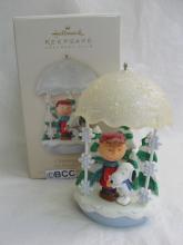 Hallmark 2008 Christmas Hugs Charlie Brown & Snoopy Limited Quantity Club Exclusive Christmas Tree Ornament