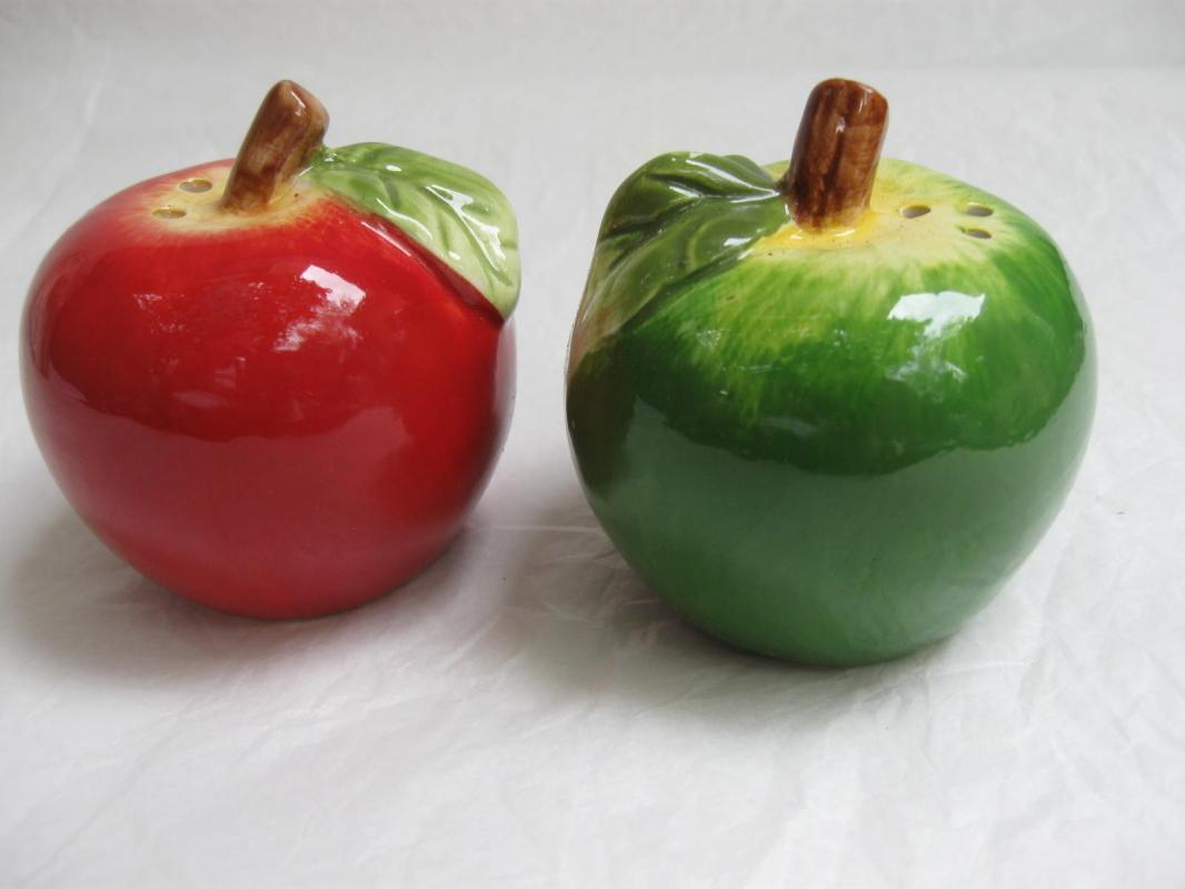 Green & Red Apple Salt & Pepper Shakers