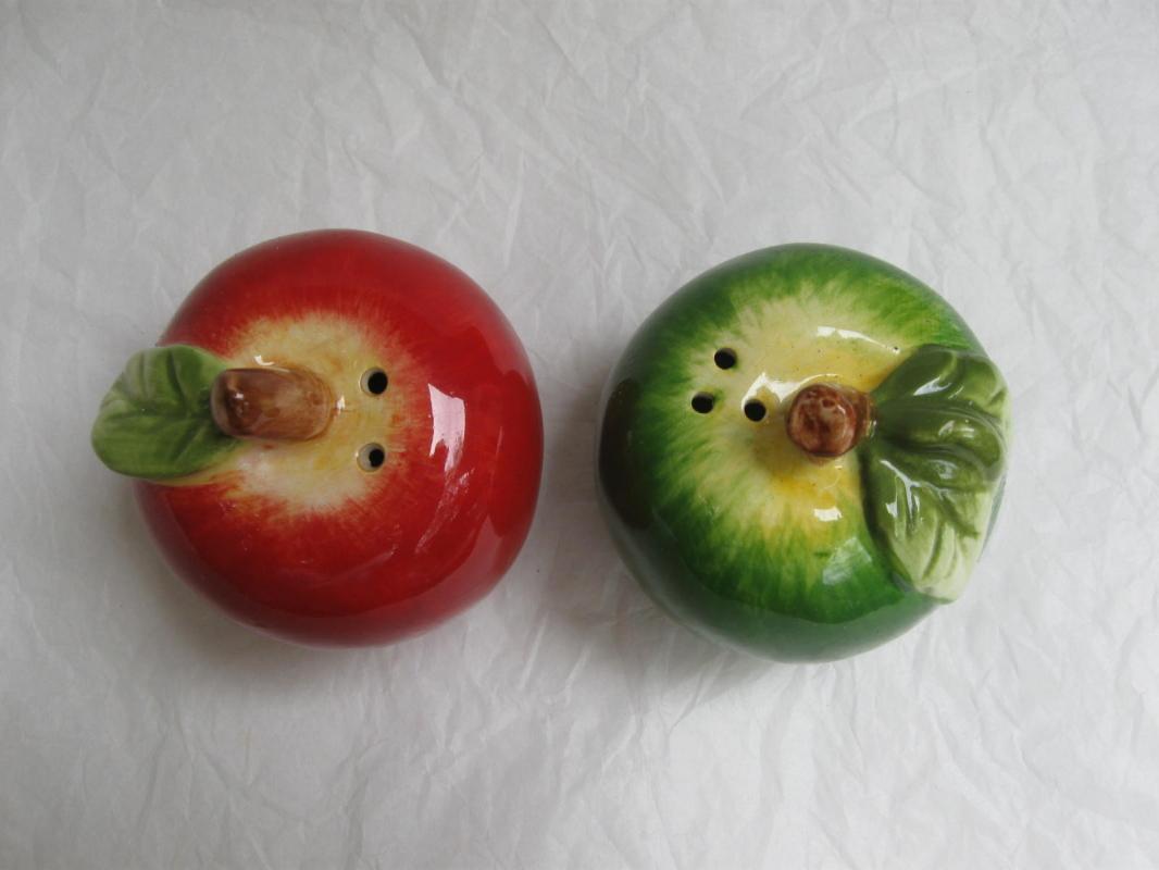 Green & Red Apple Salt & Pepper Shakers