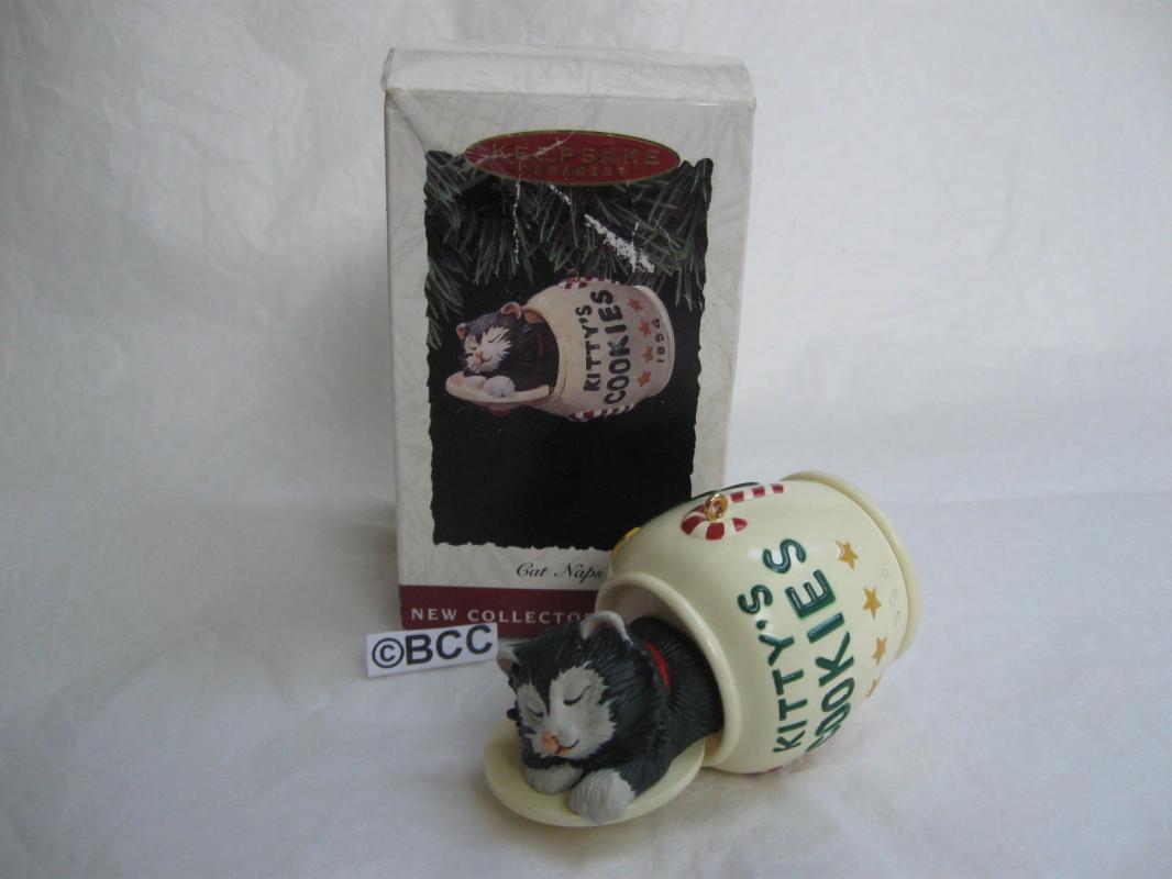 Hallmark 1994 Cat Nap 1st In Series Christmas Ornament