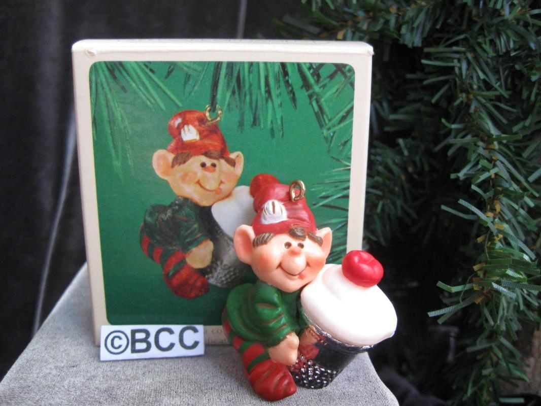 hallmark 1983 Thimble Elf Cupcake 6th In Series Christmas Ornament
