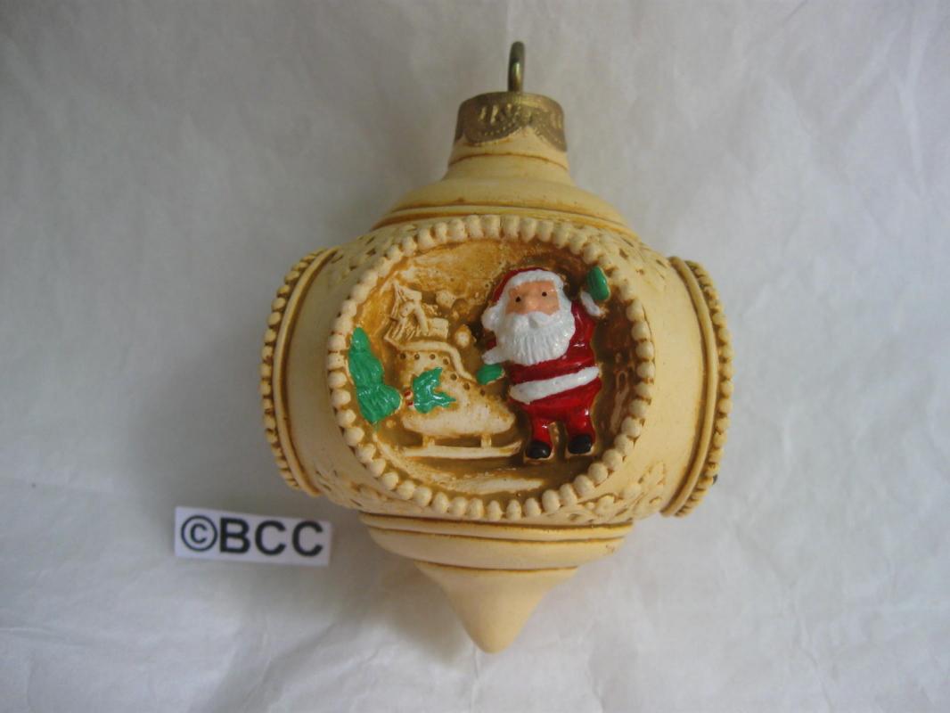 Hallmark 1983 Santa's On His Way 4 Scenes Christmas Ornament