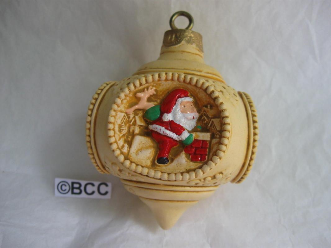 Hallmark 1983 Santa's On His Way 4 Scenes Christmas Ornament