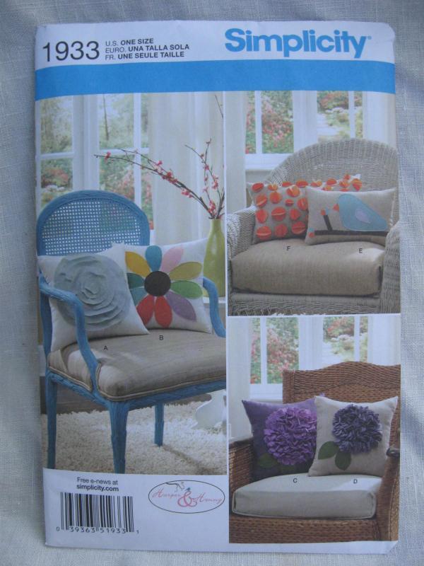 Simplicity 1933 Decorative Flower Pillows With Petals & Leaves Sewing Pattern