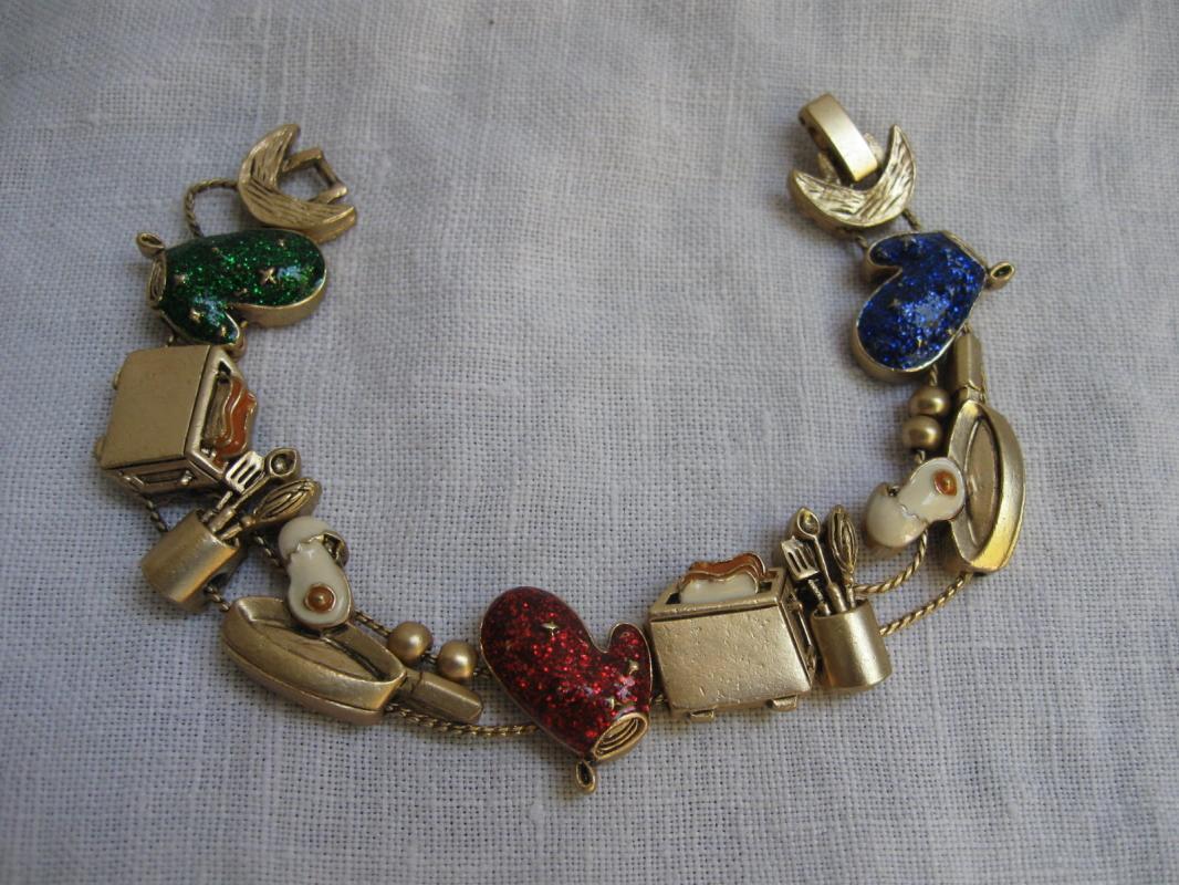 Cooks Sliding Charm Bracelet Oven Mitt Frying Pan Eggs Toaster Utensils Kitchen