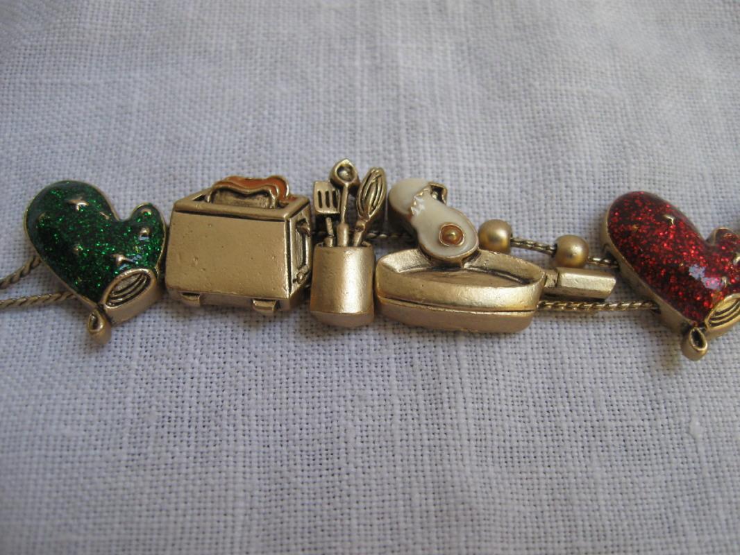 Cooks Sliding Charm Bracelet Oven Mitt Frying Pan Eggs Toaster Utensils Kitchen