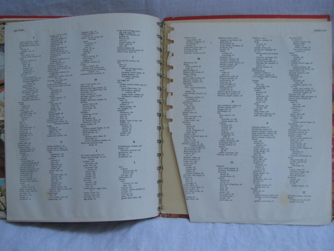 Betty Crocker's Cooky Cookie Book Cookbook Copyright 1963 14th Printing 1973