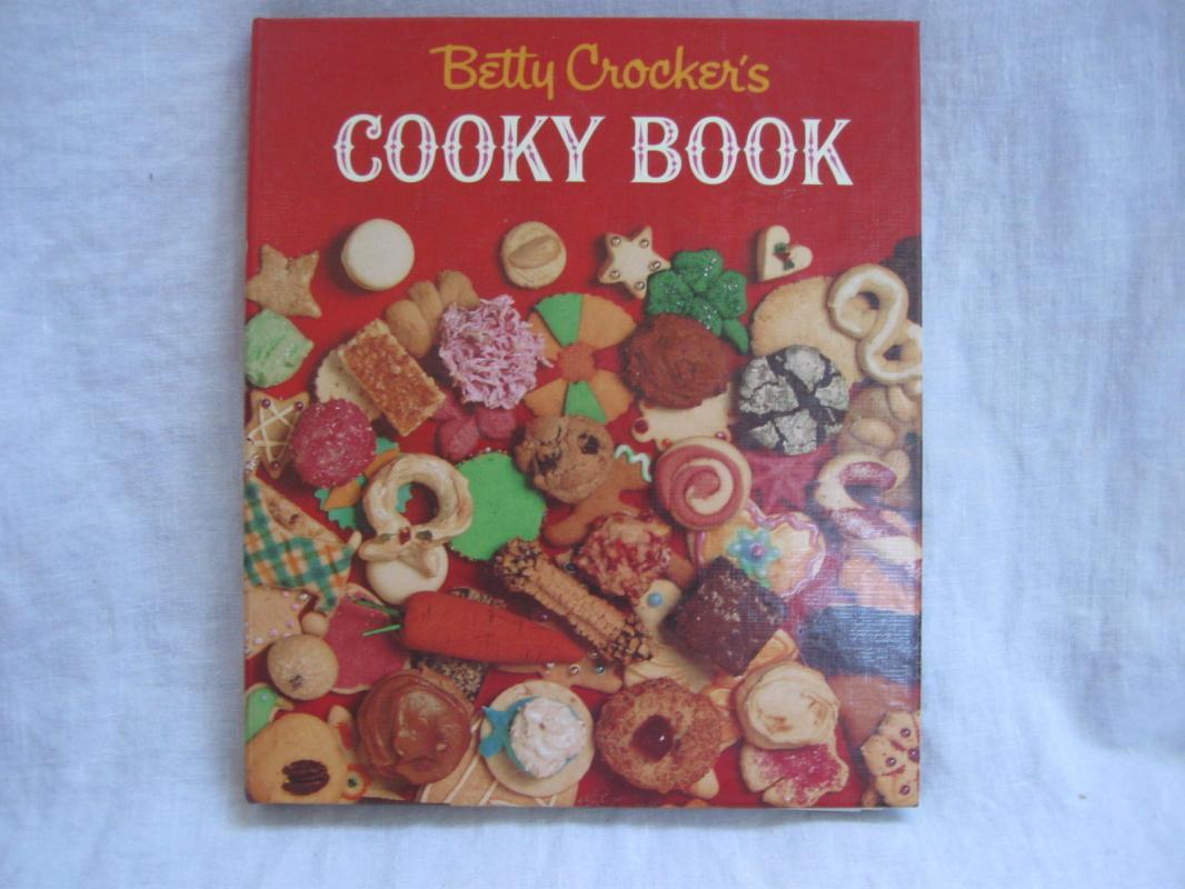 Betty Crocker's Cooky Cookie Book Cookbook Copyright 1963 2002
