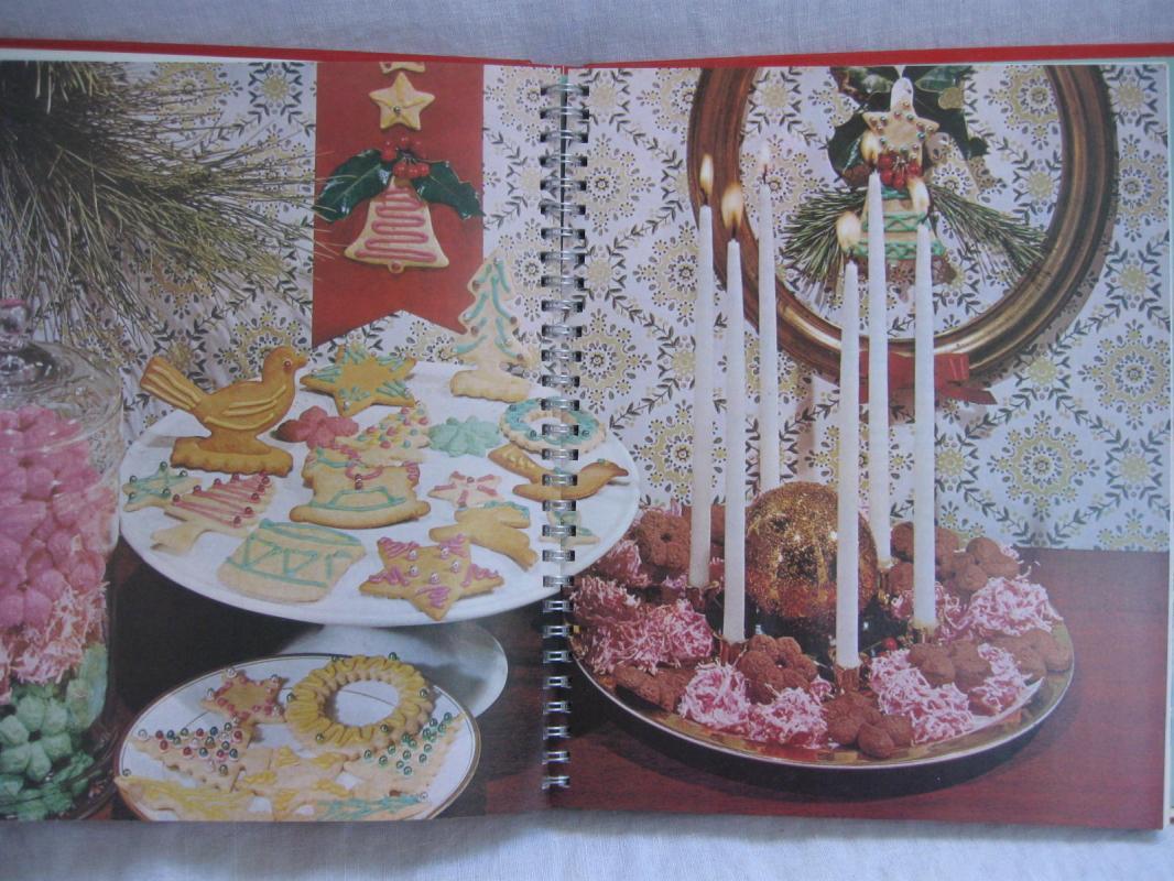 Betty Crocker's Cooky Cookie Book Cookbook Copyright 1963 2002