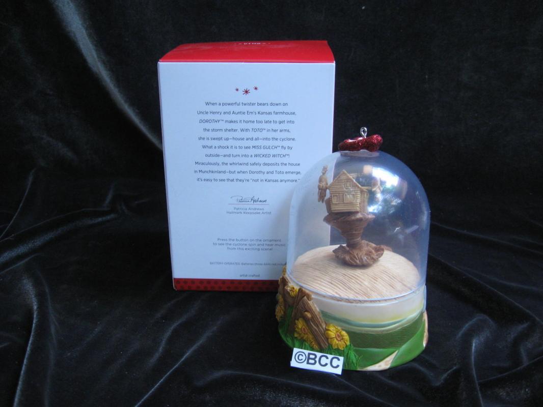 Hallmark 2013 It's a Twister Wizard of oz Magic 75th Anniversary Ornament Moves