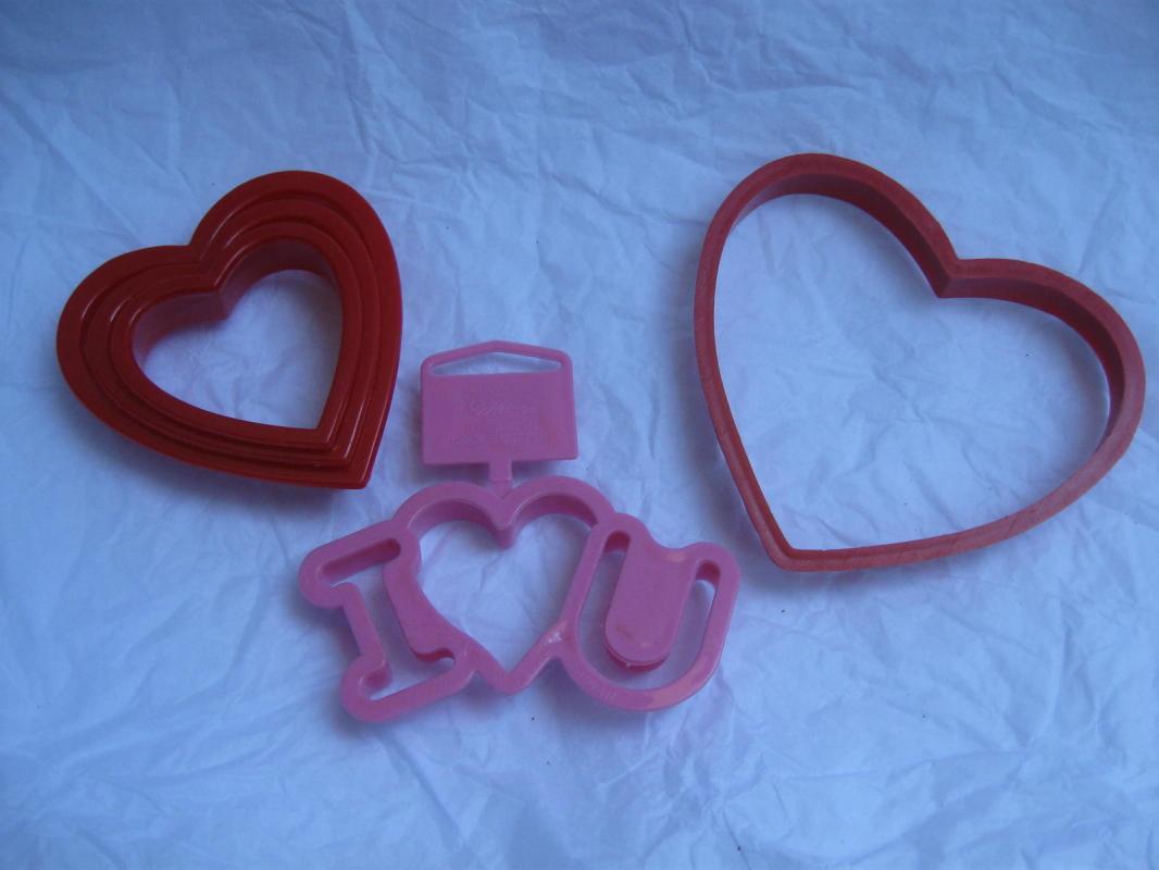 Wilton 5 Valeintine Hearts Pink I Love You Valentine's Day Cookie Cutters