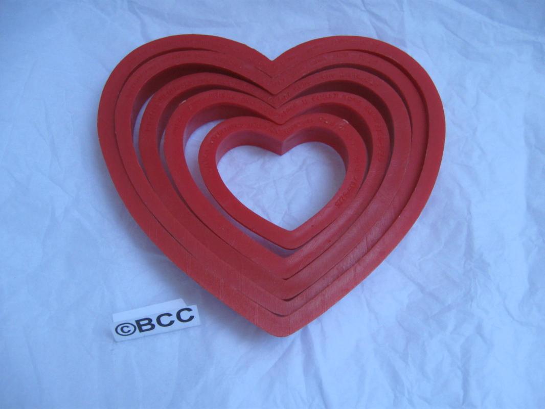 Wilton 5 Vtg Valeintine Hearts Valentine's Day Cookie Cutters Graduated Sizes