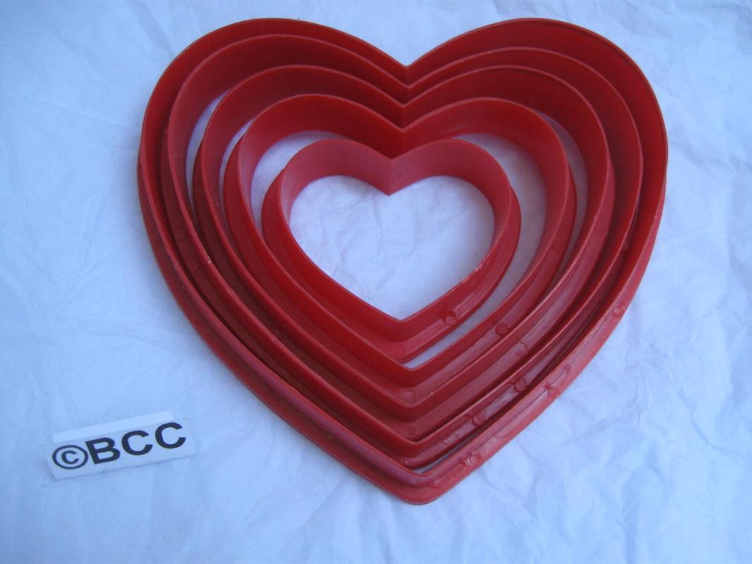 Wilton 5 Vtg Valeintine Hearts Valentine's Day Cookie Cutters Graduated Sizes