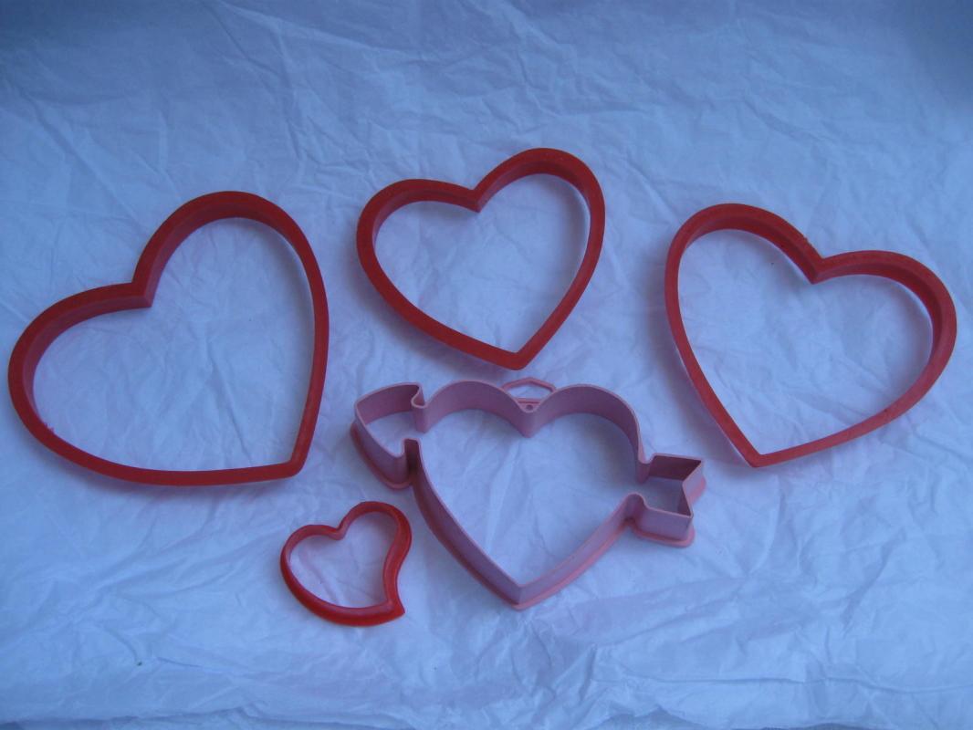 5 Wilton Hallmark Heart Arrow Valeintine Hearts Valentine's Day Cookie Cutters