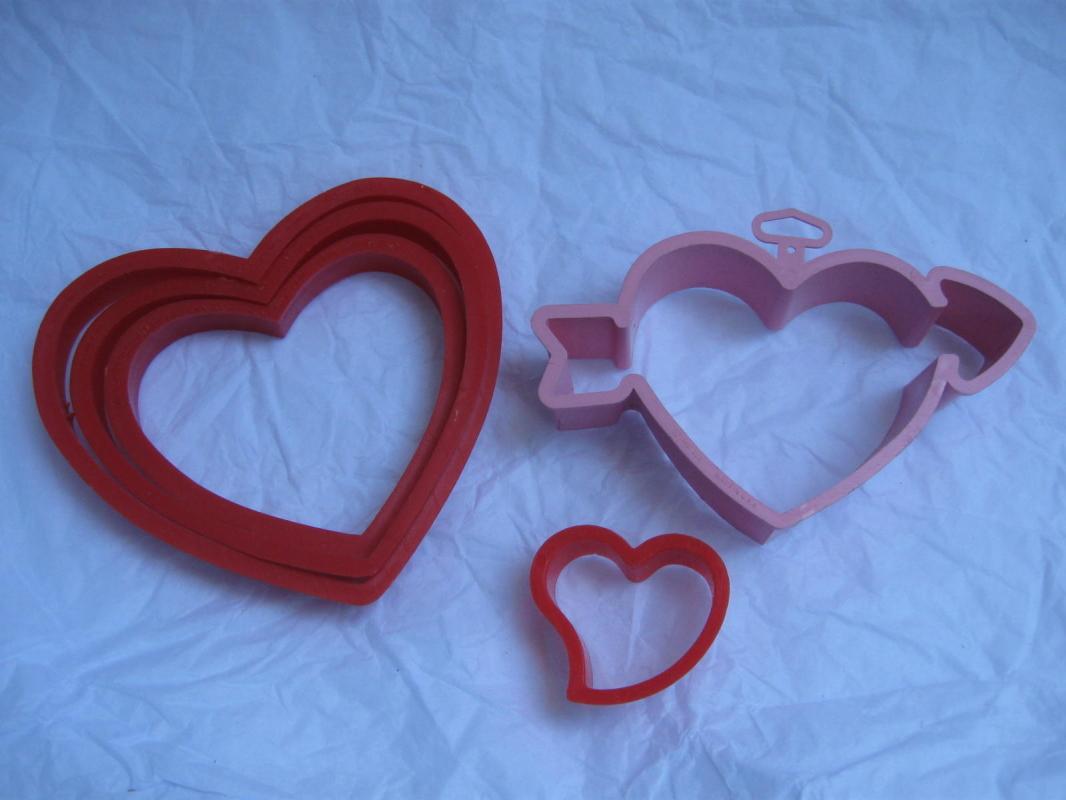 5 Wilton Hallmark Heart Arrow Valeintine Hearts Valentine's Day Cookie Cutters