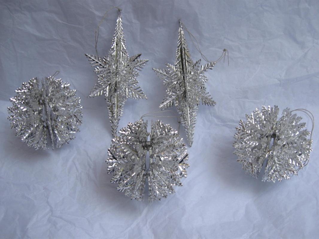 5 Vintage Silver Plastic Snowflakes In 2 Different Shapes or Styles Christmas Ornaments