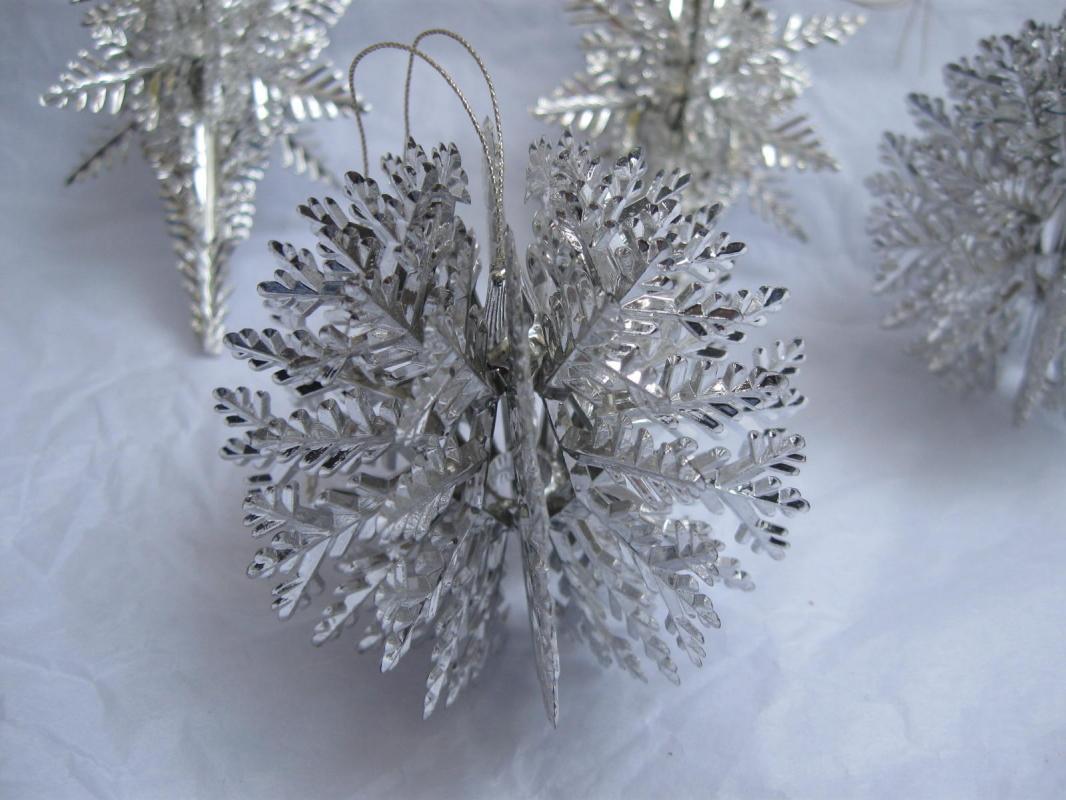 5 Vintage Silver Plastic Snowflakes In 2 Different Shapes or Styles Christmas Ornaments
