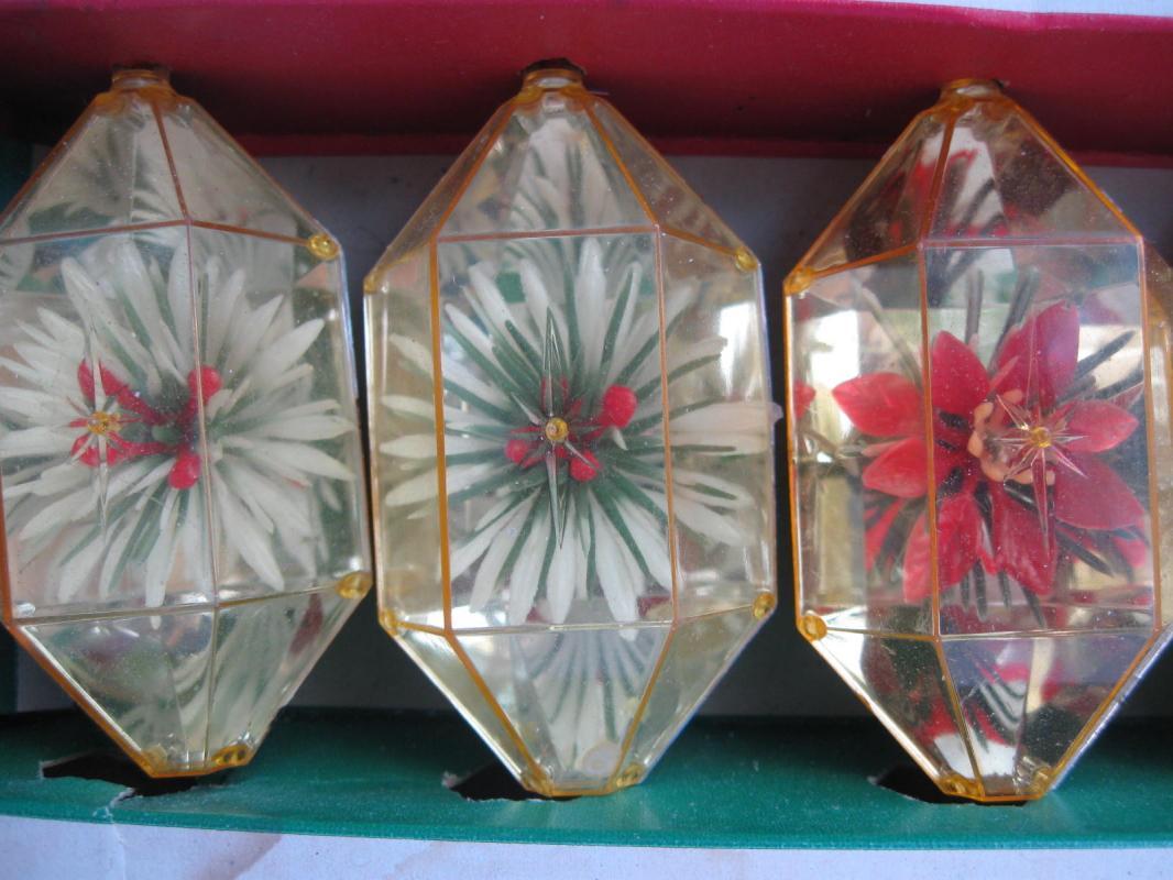 Vintage Christmas Jewelbrite Poinsettia Plastic Ornaments Diorama Hexagon In Original Box