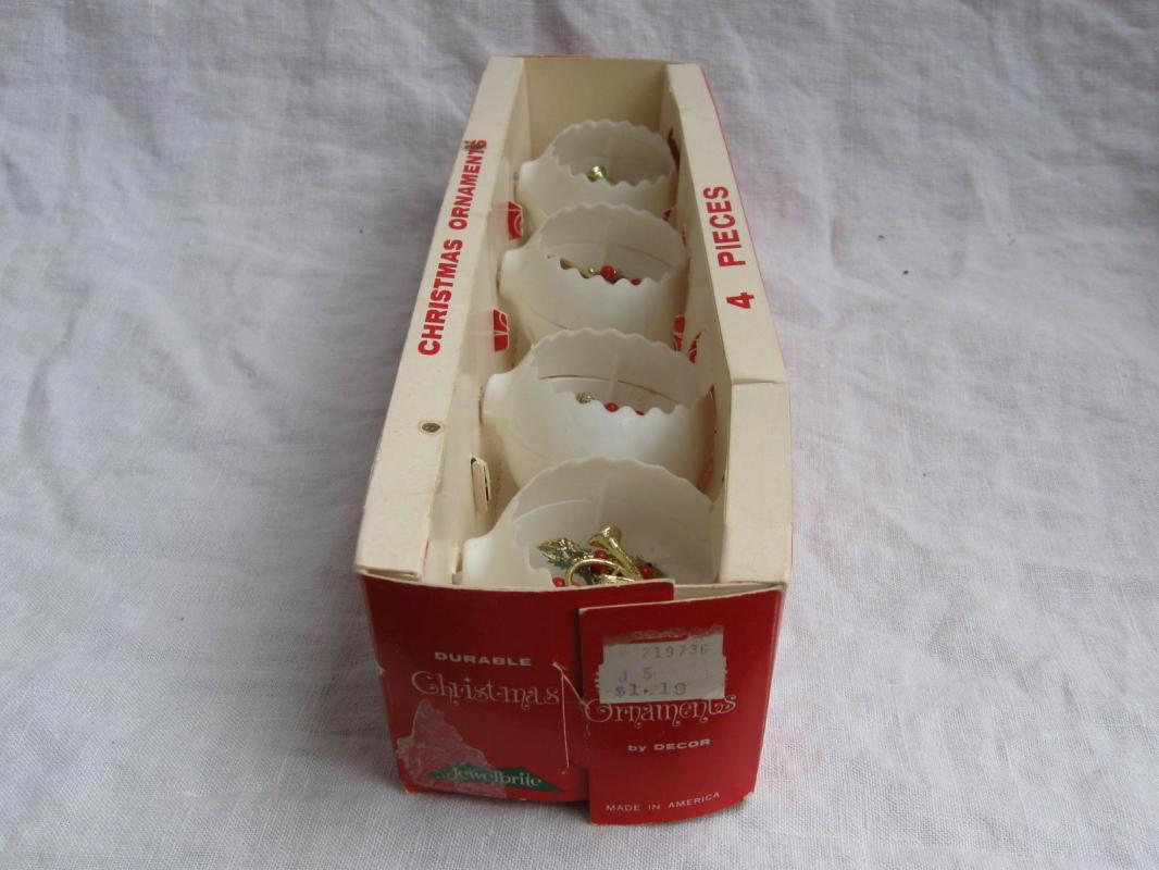 Vintage Jewelbrite Flora Bells Round Colored Christmas Diorama Ornaments In Box