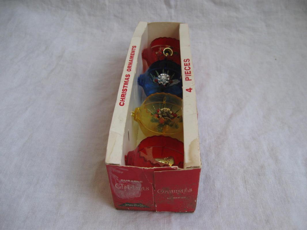 Vintage Jewelbrite Flora Bells Round Colored Christmas Diorama Ornaments In Box
